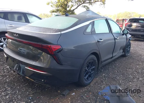 2025 Kia K5 Lxs z USA, uszkodzony, nr VIN KNAG24J72S5273651